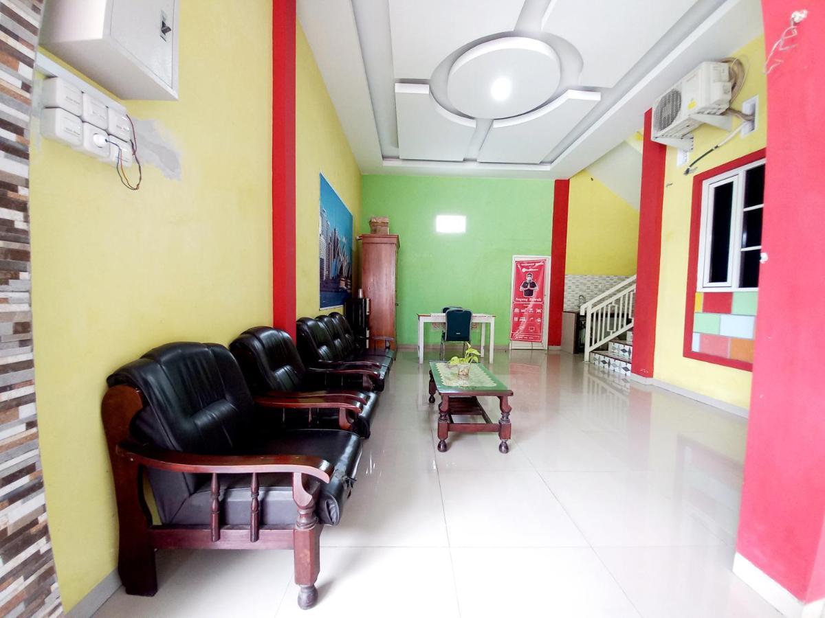 Harmony House Syariah Near Alun Alun Pati Mitra Reddoorz Hotel Eksteriør billede