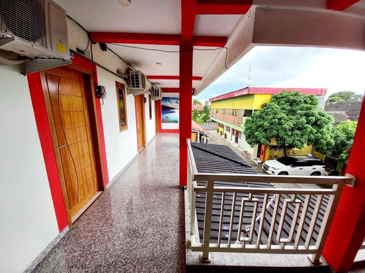 Harmony House Syariah Near Alun Alun Pati Mitra Reddoorz Hotel Eksteriør billede