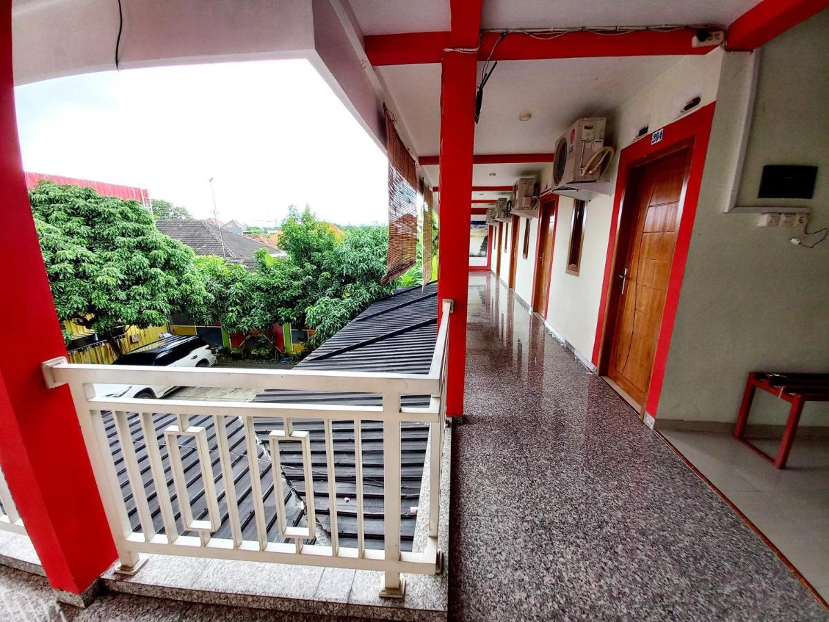 Harmony House Syariah Near Alun Alun Pati Mitra Reddoorz Hotel Eksteriør billede